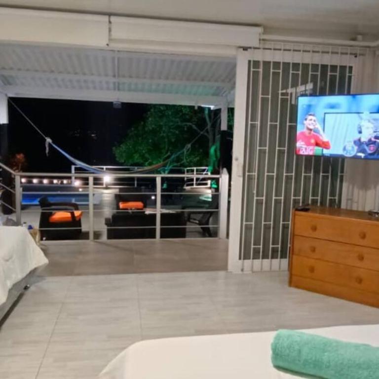 Casa campestre con piscina climatizada a 1 hora de Bogota - Casa de 4 dormitorios - 45