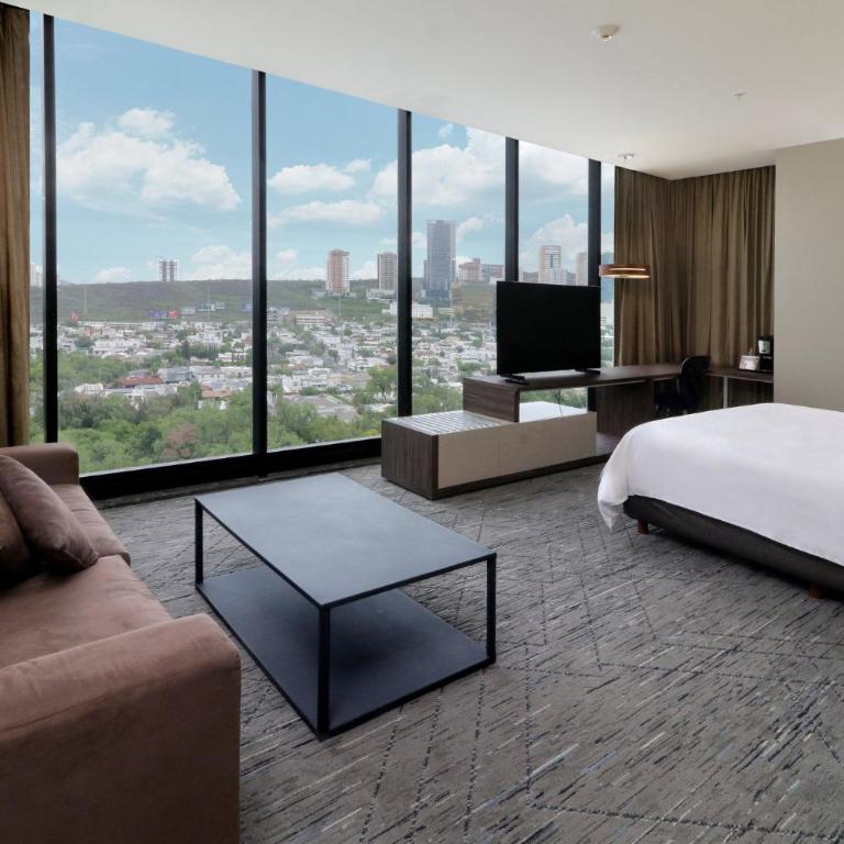 Holiday Inn Express & Suites Monterrey Valle by IHG - Suite con cama extragrande - 5