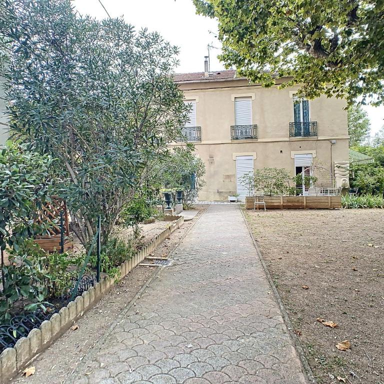 Charmant F3 avec Wi-Fi, animaux acceptés, proche thermes - Lamalou-les-Bains - Appartement 2 Chambres - 17