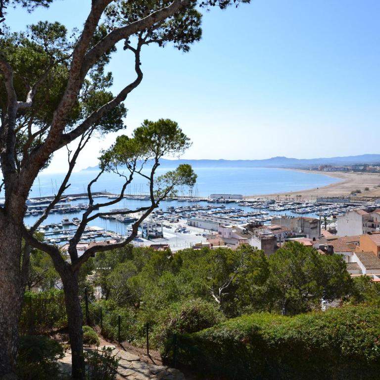 Apartamento Moderno con Terraza y Parking en L'Estartit Centro - ES-323-68 - Apartment - 3