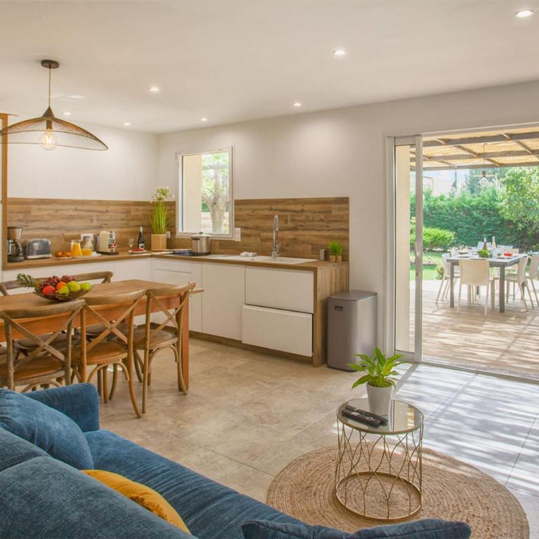 Villa "Albizzia" avec terrasse et jardin 6 à 8 personnes - Villa - 11