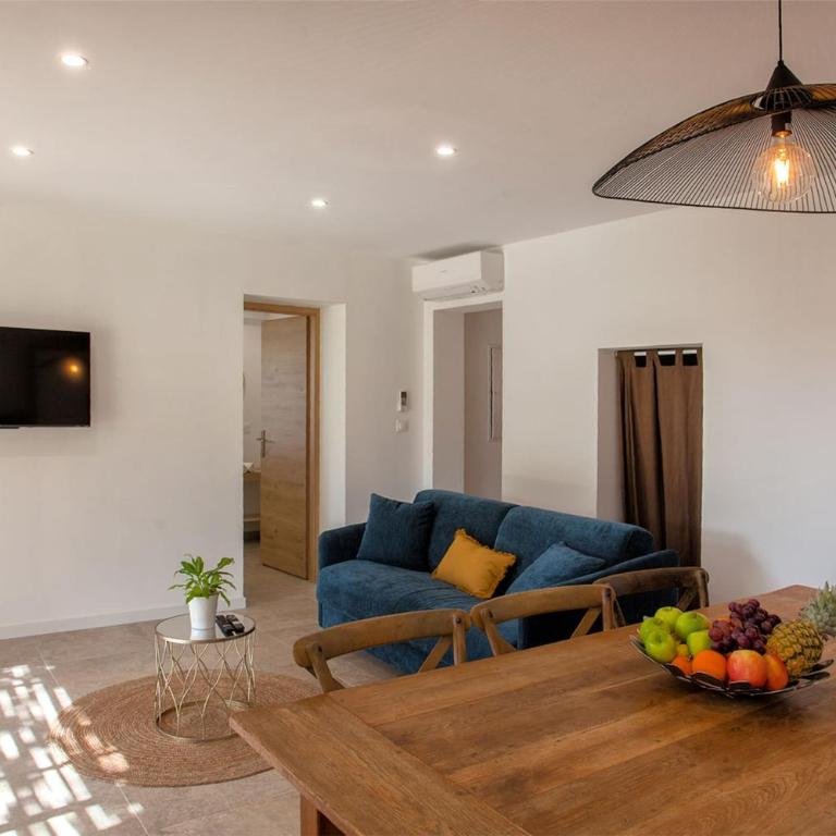 Villa "Albizzia" avec terrasse et jardin 6 à 8 personnes - Villa - 17