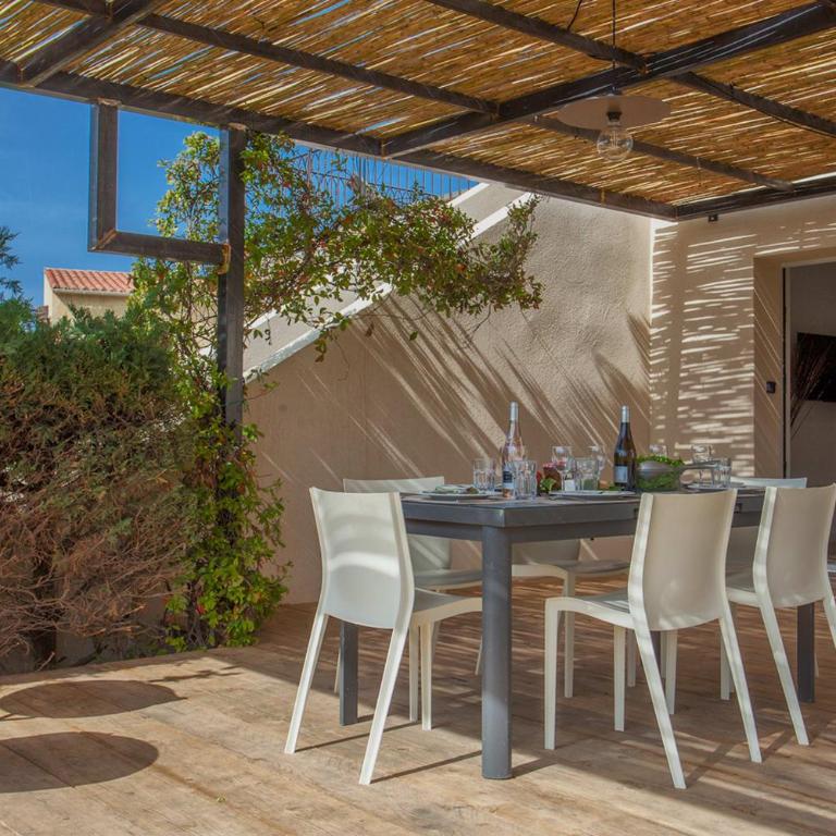Villa "Albizzia" avec terrasse et jardin 6 à 8 personnes - Villa - 9