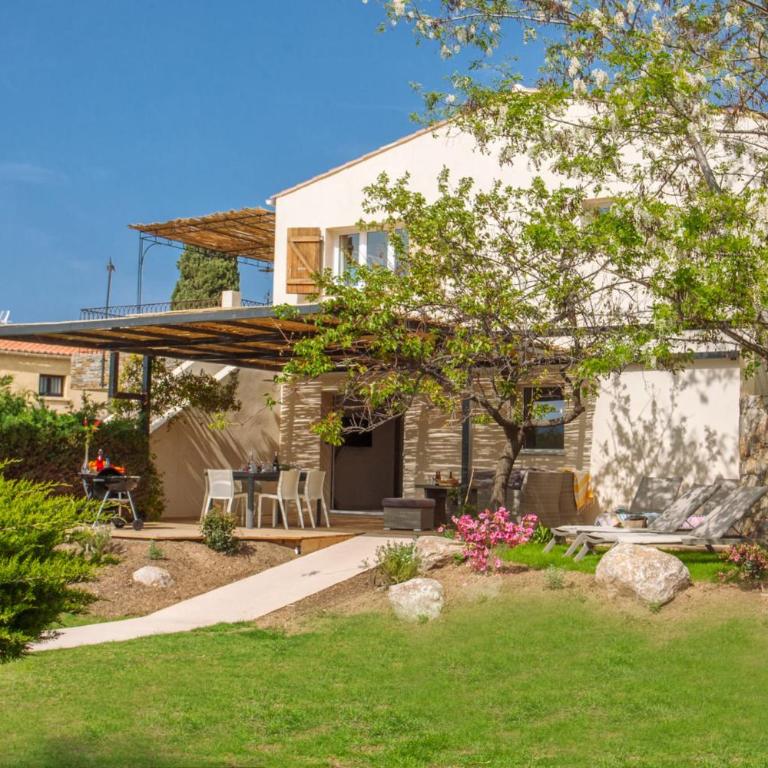 Villa "Albizzia" avec terrasse et jardin 6 à 8 personnes - Villa - 3