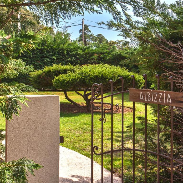 Villa "Albizzia" avec terrasse et jardin 6 à 8 personnes - Villa - 5