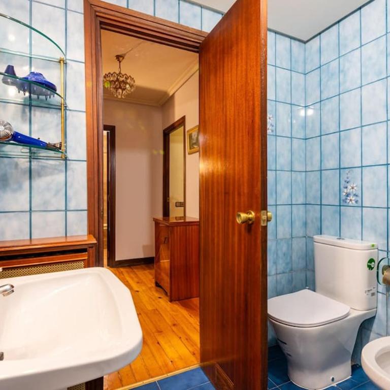 Amplio y acogedor piso en pleno barrio de Gros, en Donostia - San Sebastián - Apartamento de 3 dormitorios - 36