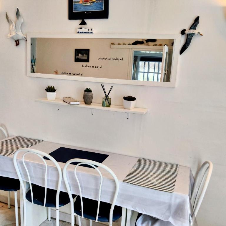 LA PLAYA Grand Studio avec espace nuit et parking privatif - 40 mètres de la Promenade Marcel Proust - Appartamento con 1 Camera da Letto - 9
