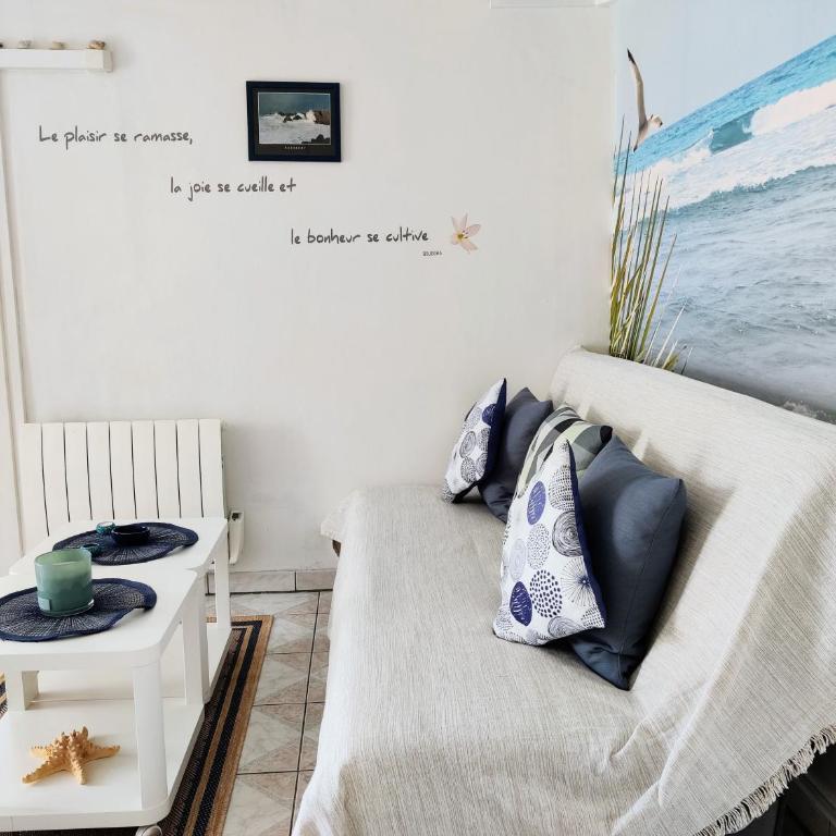 LA PLAYA Grand Studio avec espace nuit et parking privatif - 40 mètres de la Promenade Marcel Proust - Appartamento con 1 Camera da Letto - 1