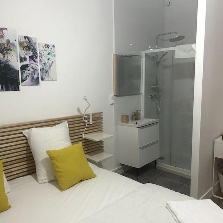 Hyper Centre Cahors Parking + Calme + 50m du blvrd - Appartement 2 Chambres - 10