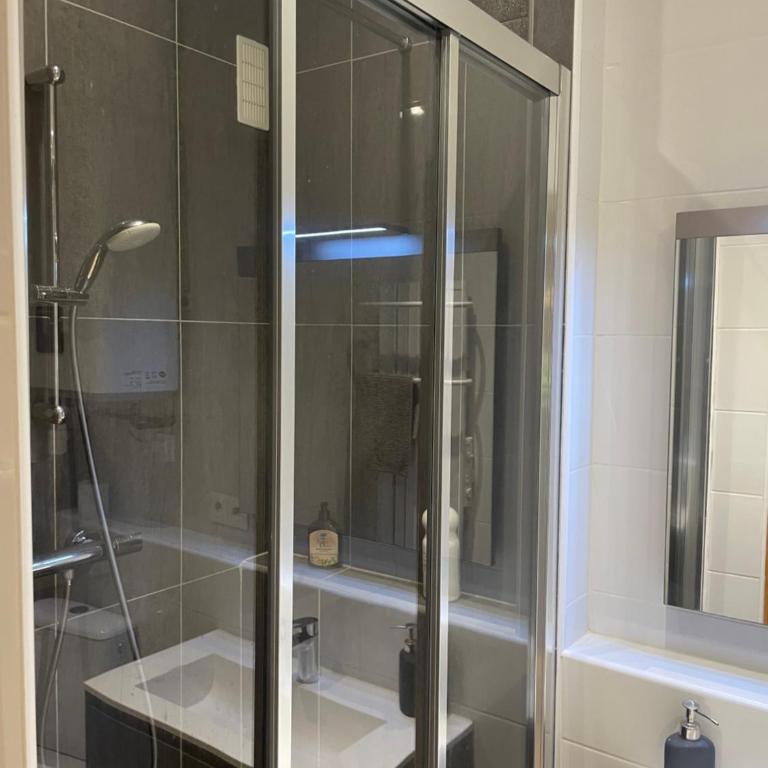 Superbe Studio Montmartre, rue des Abbesses - Appartement 1 Chambre - 23