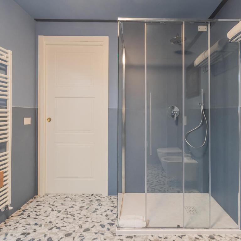 Cinque Giornate 70 Suites by Rent All Como - Appartamento - 24