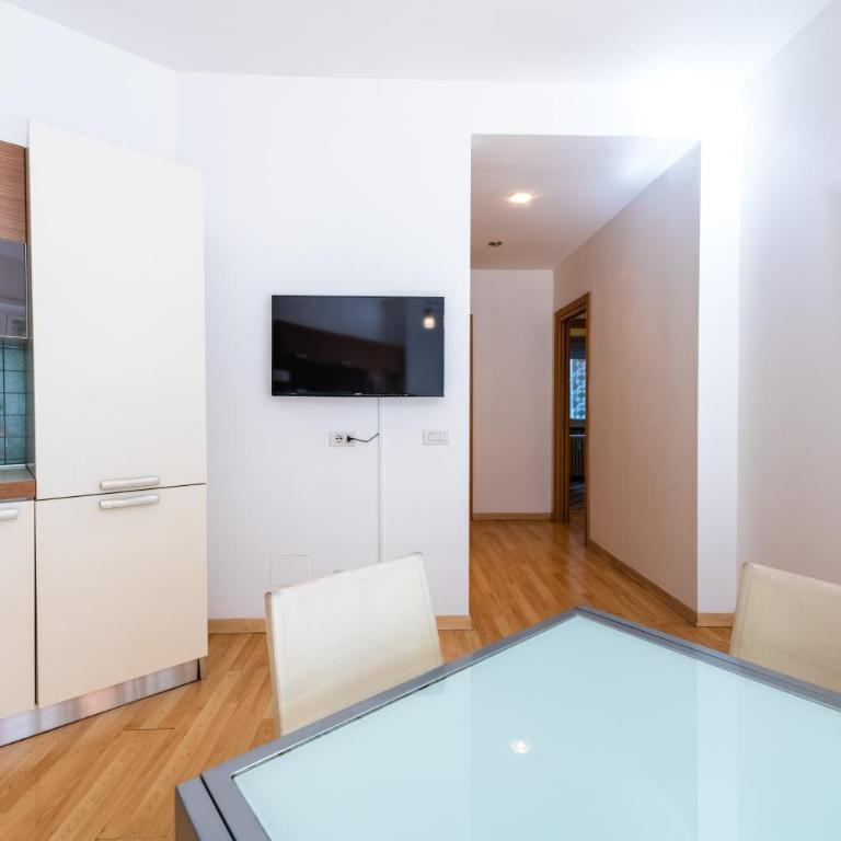 Leoncavallo Retreat - Appartamento con 2 Camere da Letto - 9