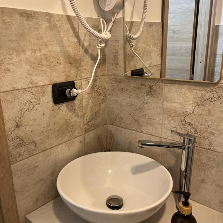 Genova Gold Rooms - Camera Matrimoniale/Doppia con Letti Singoli con Bagno Privato - 6