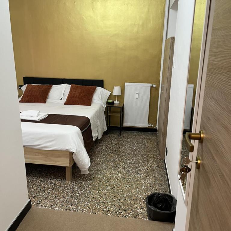 Genova Gold Rooms - Camera Matrimoniale con Bagno Privato - 4