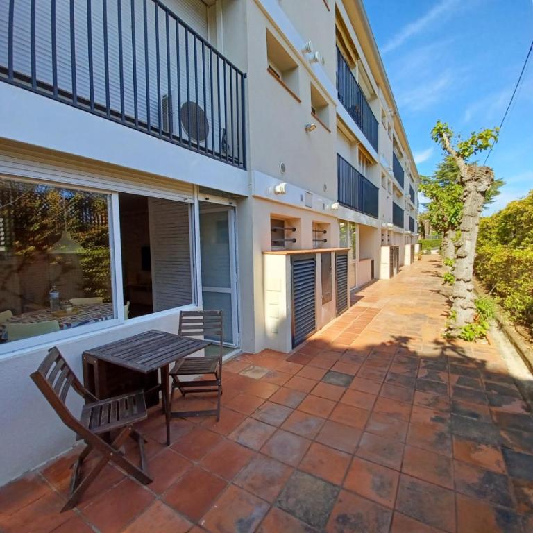 Apt con piscina en Calella de Palafrugell, parking gratuito - Apartamento de 1 dormitorio - 9