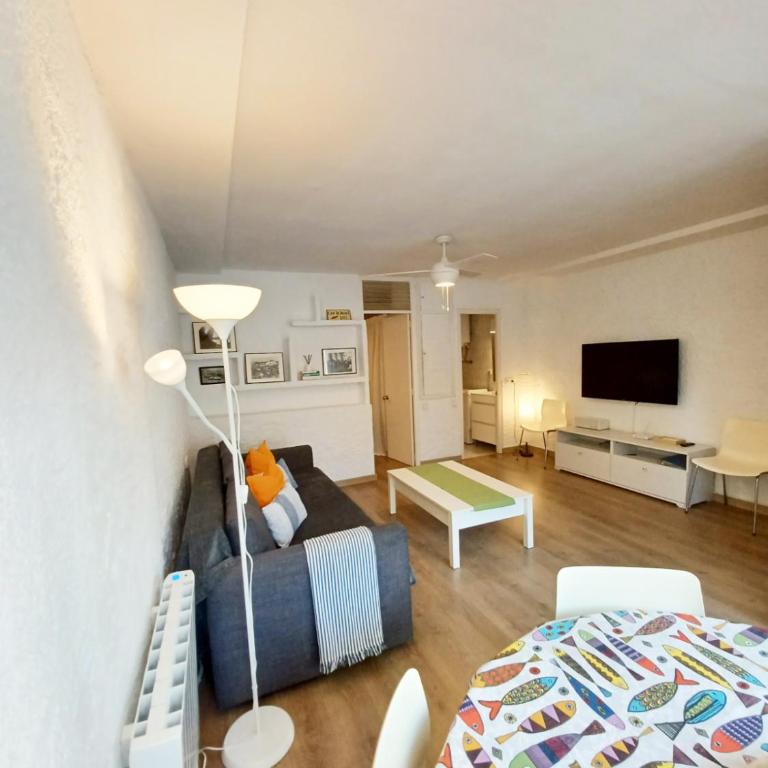 Apt con piscina en Calella de Palafrugell, parking gratuito - Apartamento de 1 dormitorio - 8