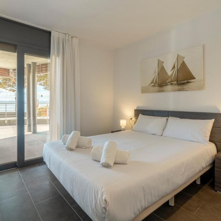 Apartamento con gran terraza delante del mar - Two-Bedroom Apartment - 15