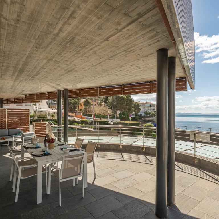 Apartamento con gran terraza delante del mar - Two-Bedroom Apartment - 6