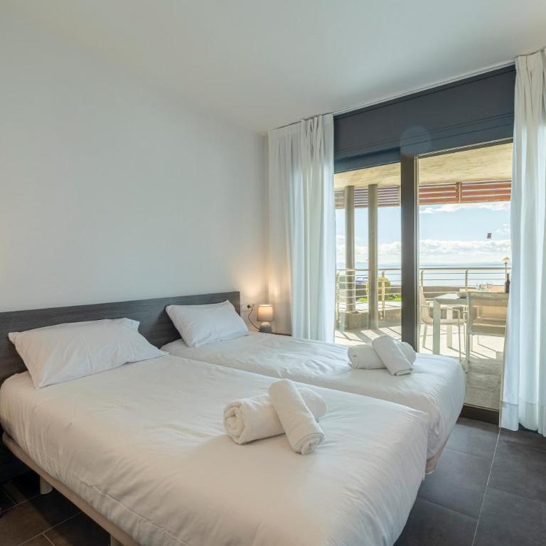 Apartamento con gran terraza delante del mar - Two-Bedroom Apartment - 16