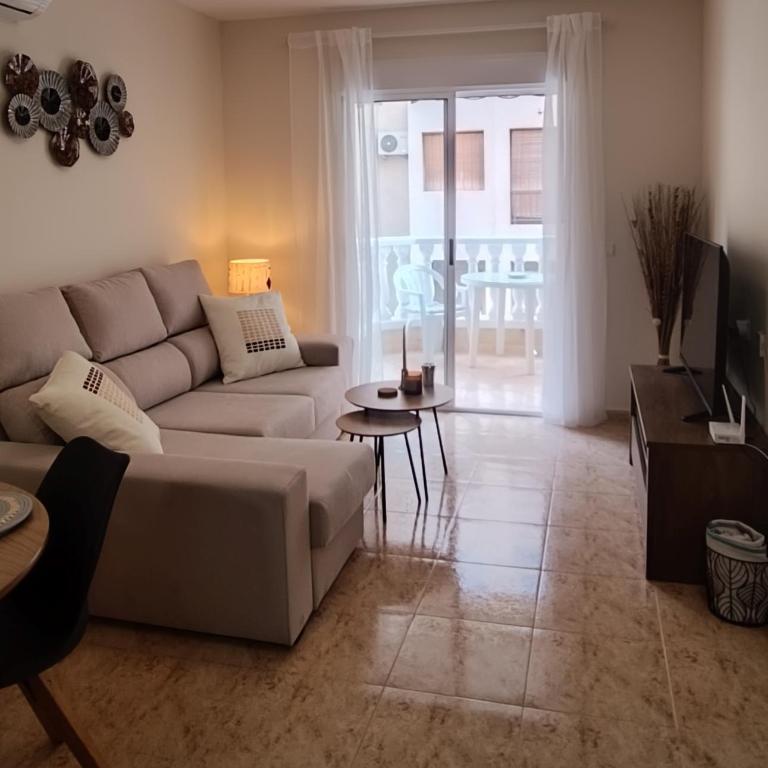 Apartment near Beach with Pool - Torrevieja PMT14 - Two-Bedroom Apartment - 9