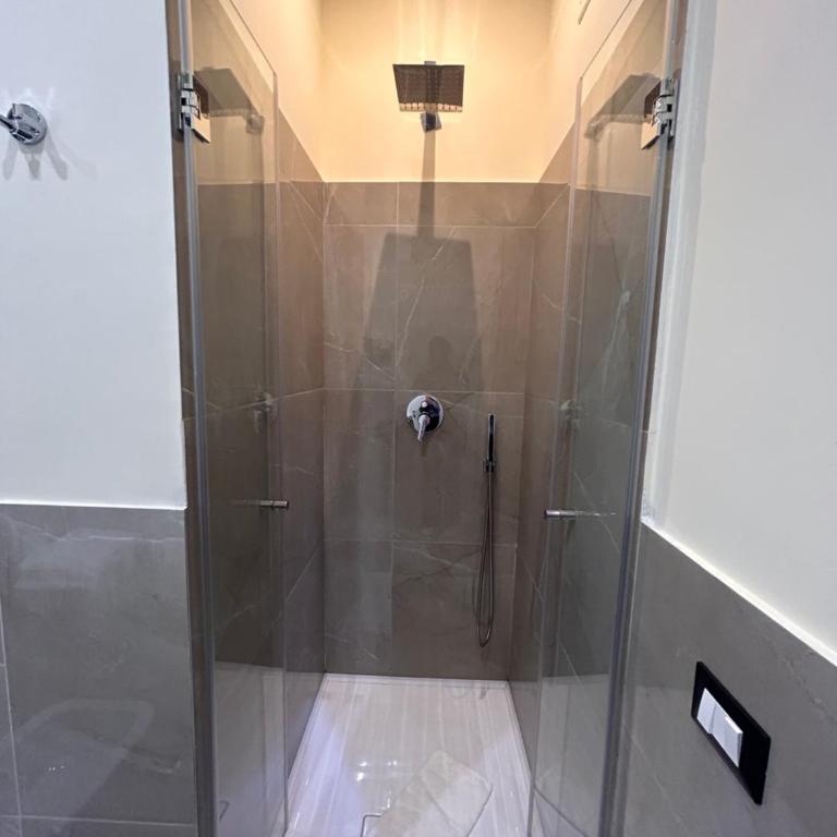 Amaris - Double Room with Private Bathroom - 34