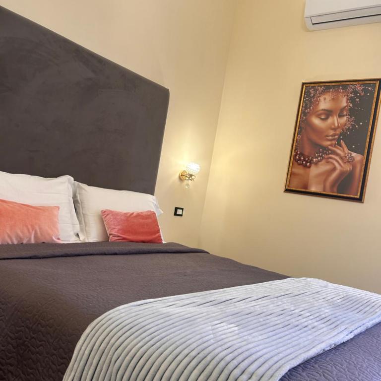 Amaris - Double Room with Private Bathroom - 38