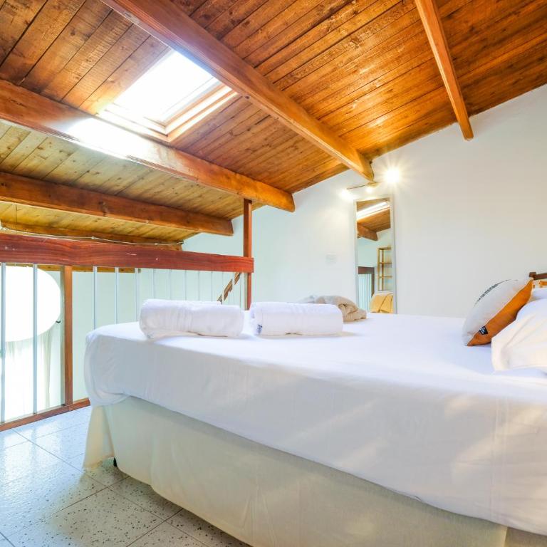 Catalan Loft Retreat - Two-Bedroom Apartment - 11