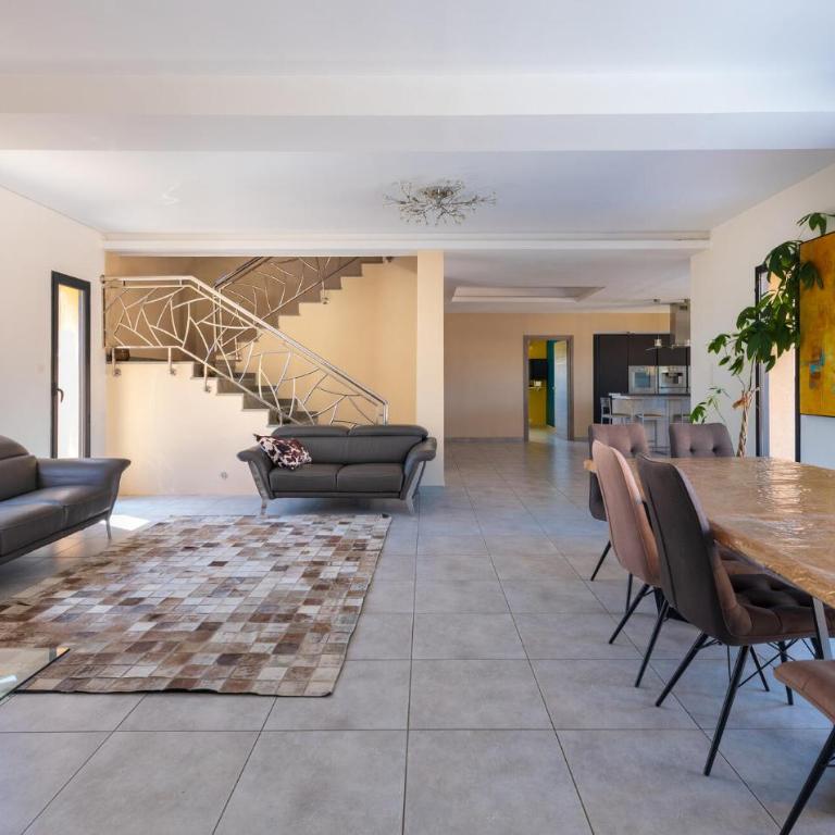 Awesome Home In Arles - Maison de Vacances 4 Chambres - 14