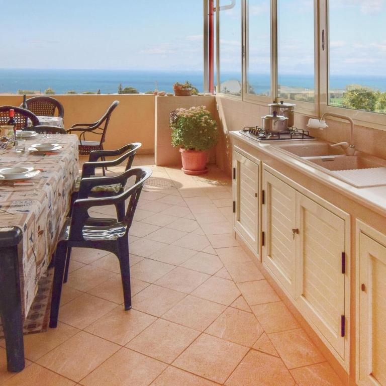 3 Bedroom Cozy Home In Ragusa - Casa Vacanze con 3 Camere da Letto - 9