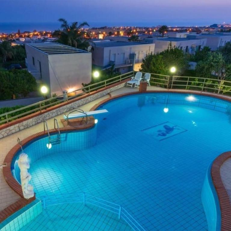 Lovely Home In Marina Di Ragusa - Five-Bedroom Holiday Home - 9