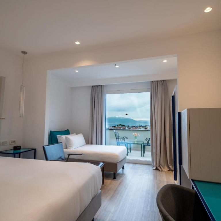 Hilton Sorrento Palace - Superior Dreibettzimmer mit Meerblick - 3