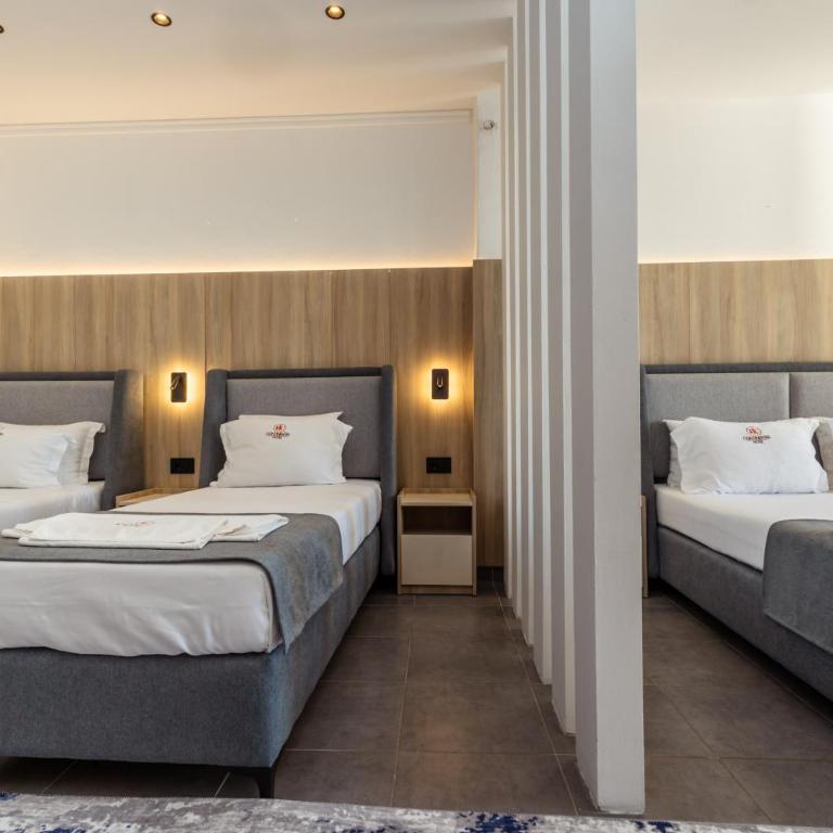 Continental Hotel - Superior Dvokrevetna Soba sa Bračnim Krevetom i Pogledom na More - 12