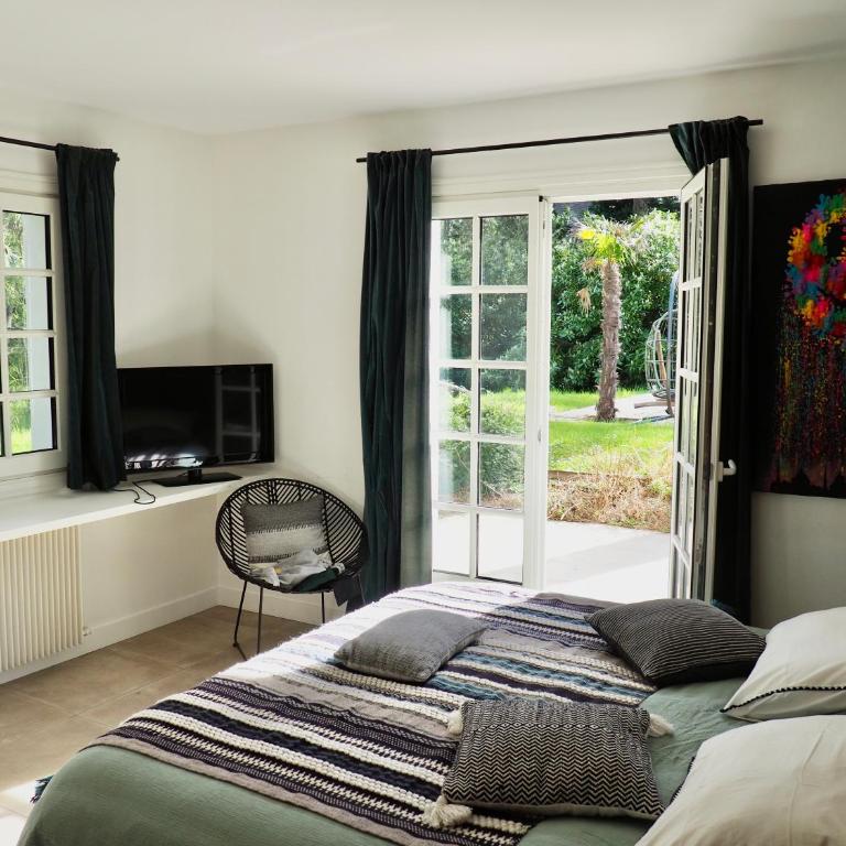 Villa avec piscine au coeur de la forêt - Villa - 14