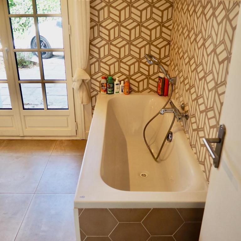 Villa avec piscine au coeur de la forêt - Villa - 19