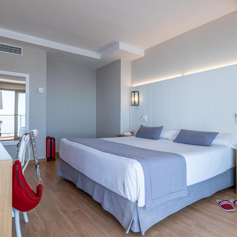 Estival Torrequebrada - Suite Junior con vistas al mar (2 adultos + 2 niños) - 5
