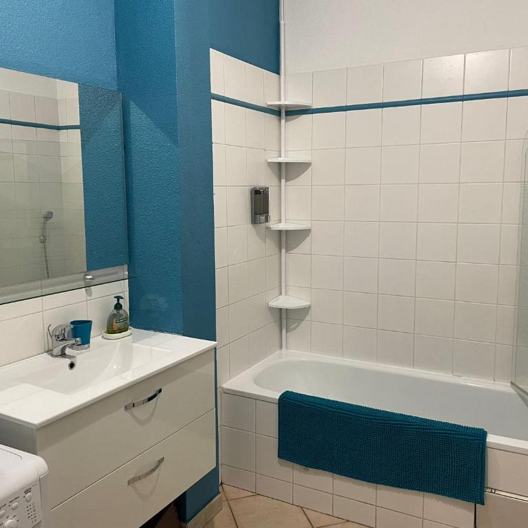Arles appartement en plein centre historique - Two-Bedroom Apartment - 10