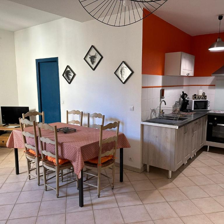 Arles appartement en plein centre historique - Two-Bedroom Apartment - 1