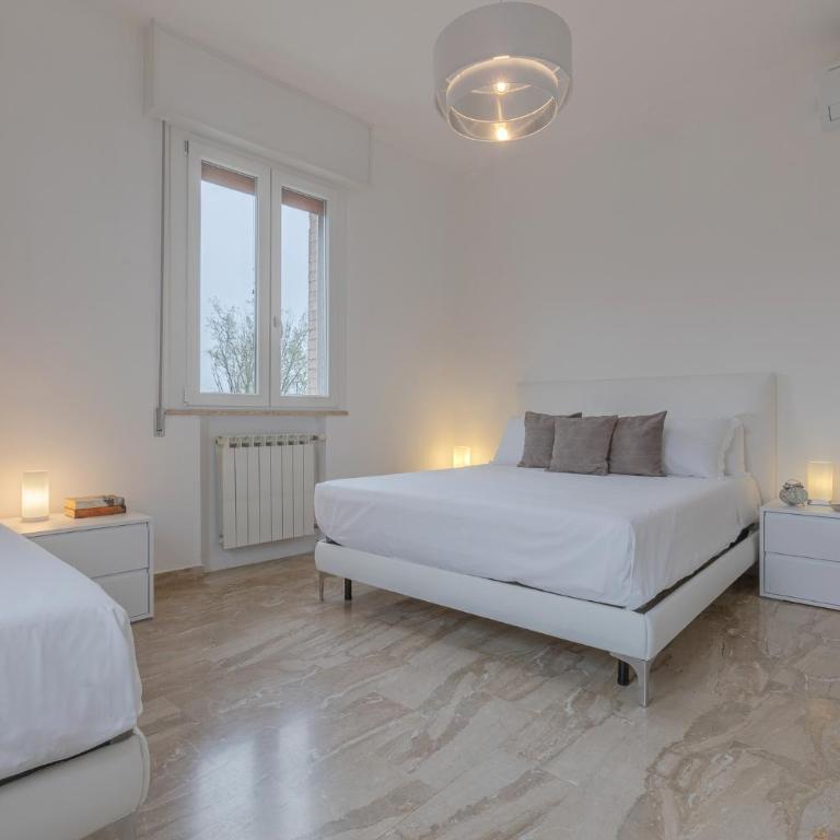 GuestHost - Ferrara Il Castello Dazzling Apartment - Two-Bedroom Apartment - 3