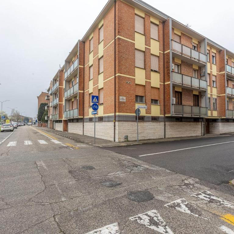 GuestHost - Ferrara Il Castello Dazzling Apartment - Two-Bedroom Apartment - 27