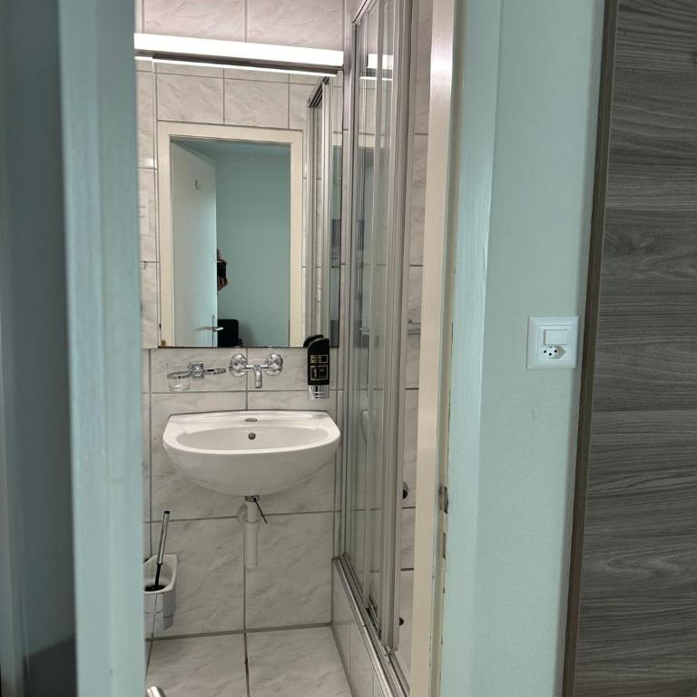 Hotel Spatz - Großes Doppel-/Zweibettzimmer - 3