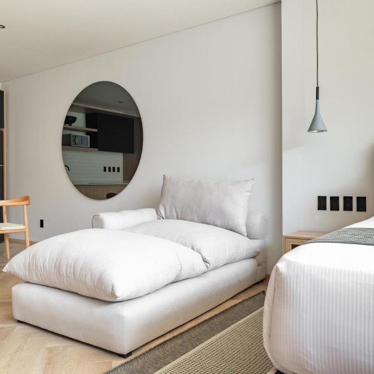 Casa Cibeles by Lumina - Studio with Balcony - 4