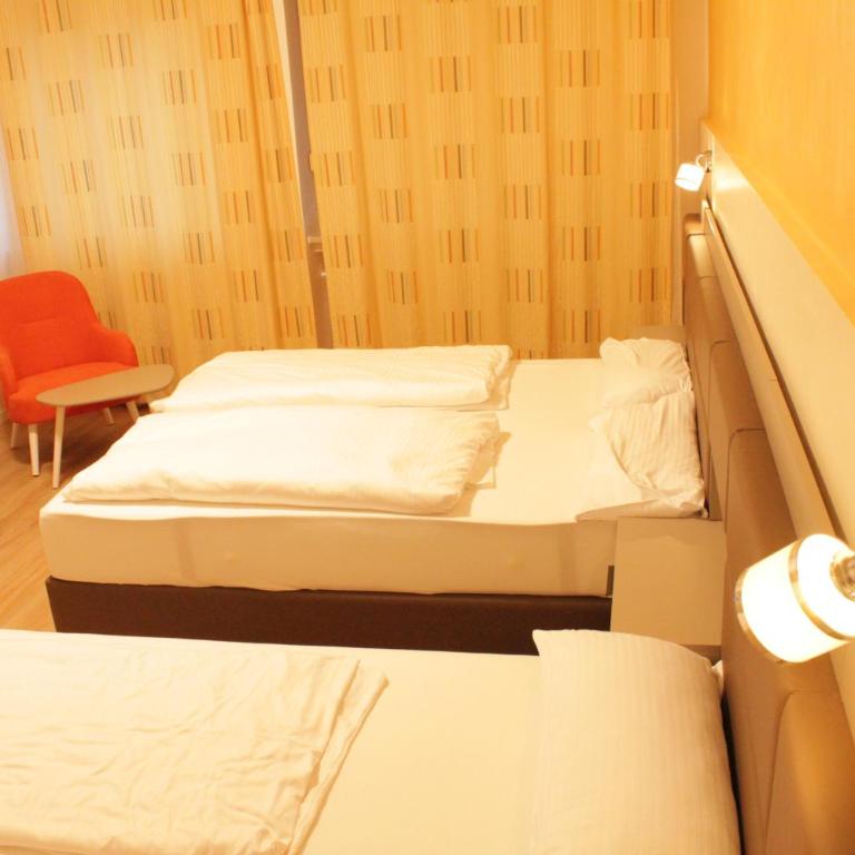 Isar City Hotel - Family Room with Shower - 13