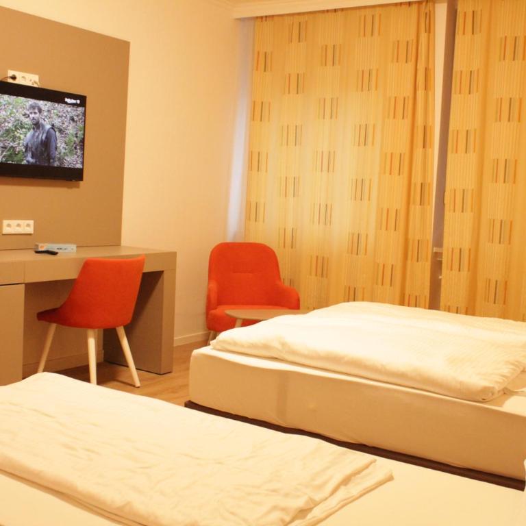 Isar City Hotel - Family Room with Shower - 11