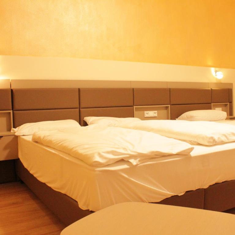 Isar City Hotel - Family Room with Shower - 6