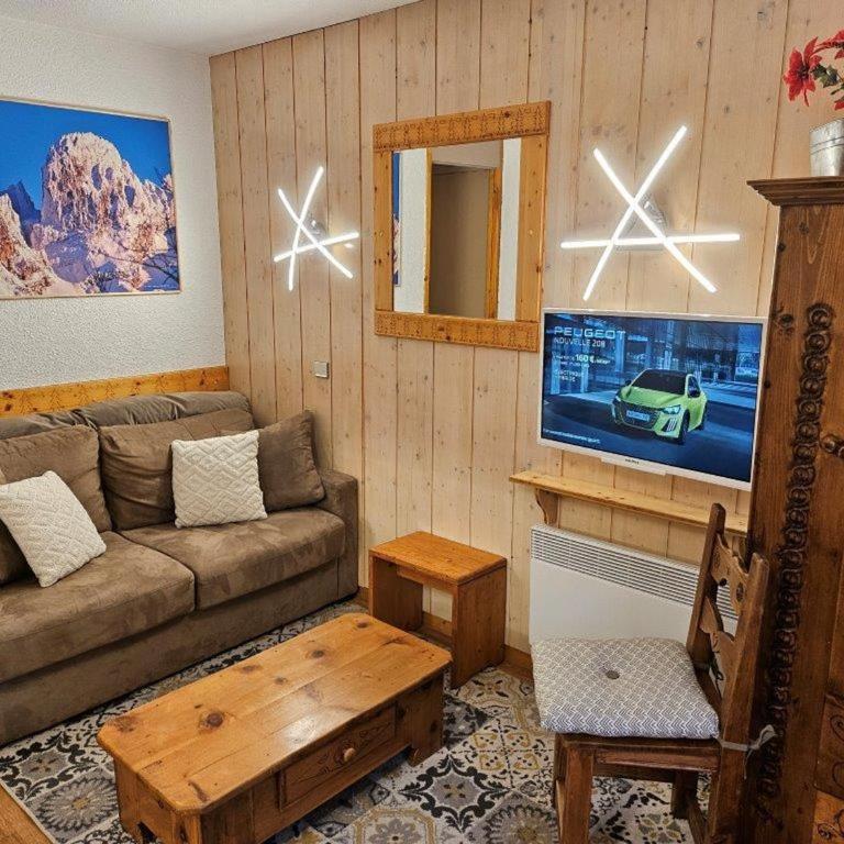 Appartement rénové 2 pièces, proche piste ski, parking inclus - Appartement 1 Chambre - 4