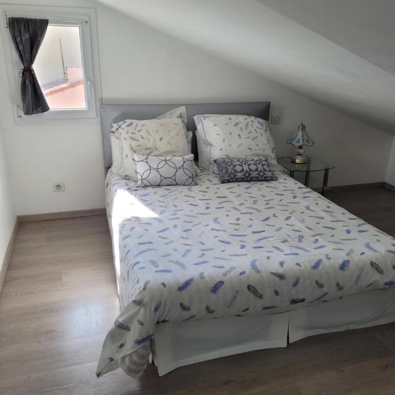 Appartements Au Cros De Cagnes - Appartement Mansardé sans Balcon - 25