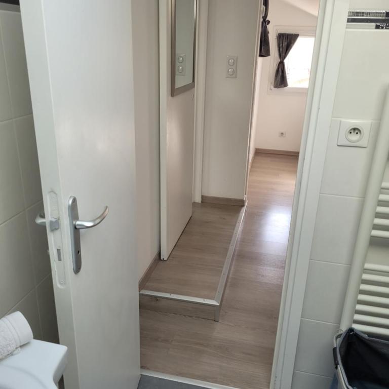 Appartements Au Cros De Cagnes - Appartement Mansardé sans Balcon - 1