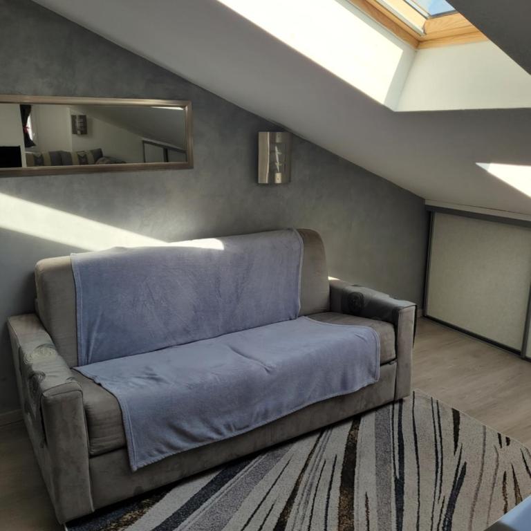 Appartements Au Cros De Cagnes - Appartement Mansardé sans Balcon - 22