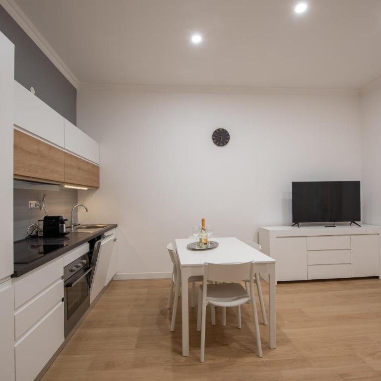 Romano Apartments -Filip & Maril - Cozy apartments near the METRO - Apartment - 6
