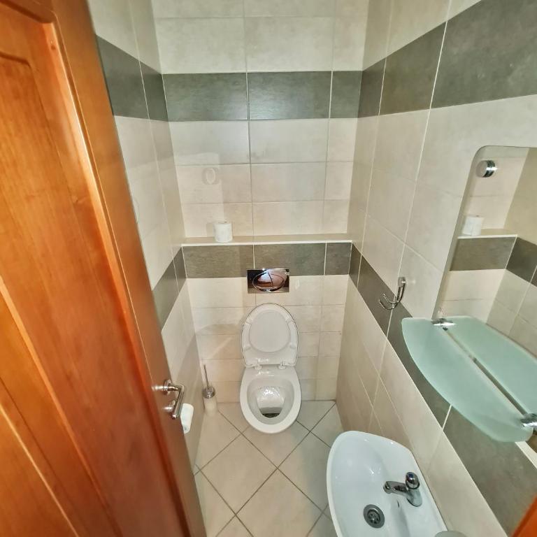 Central Rusitc Apartment - Two-Bedroom Apartment - 12